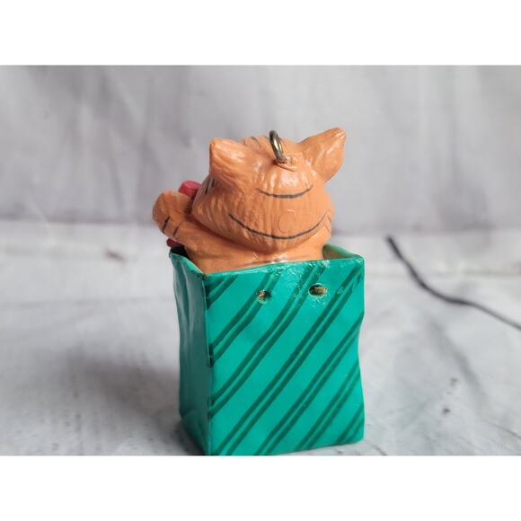Cat in a Bag Gift Present Christmas Ornament Orange Ginger Cat - Picture 4 of 7